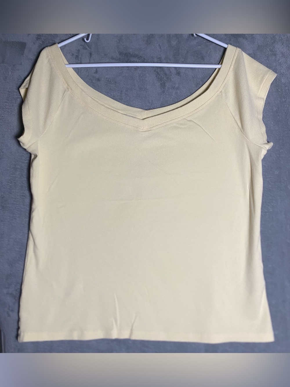 Banana Republic Pale Butter Yellow Scoop Neck Tank size XL basic